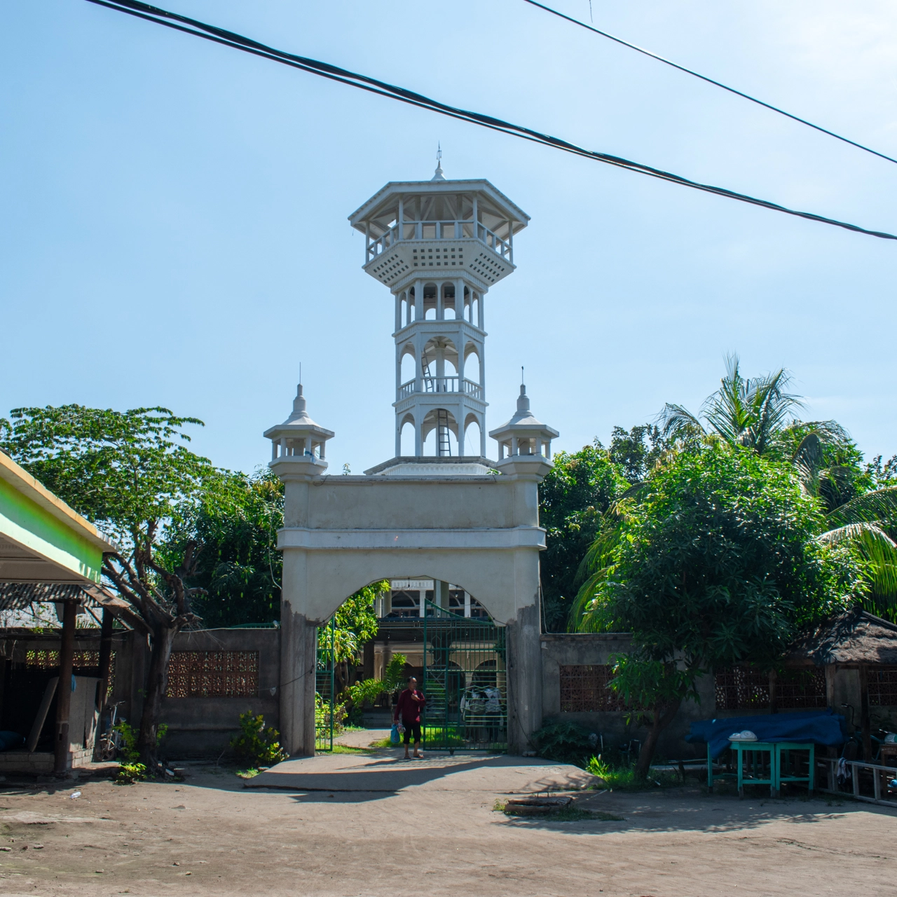 baiturrahman mosque on gili trawangan