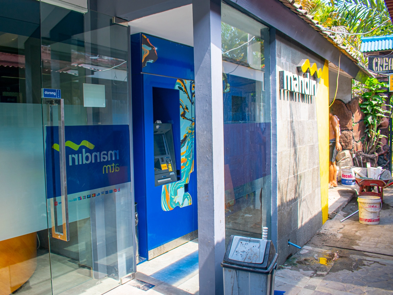 mandiri atm on gili trawangan