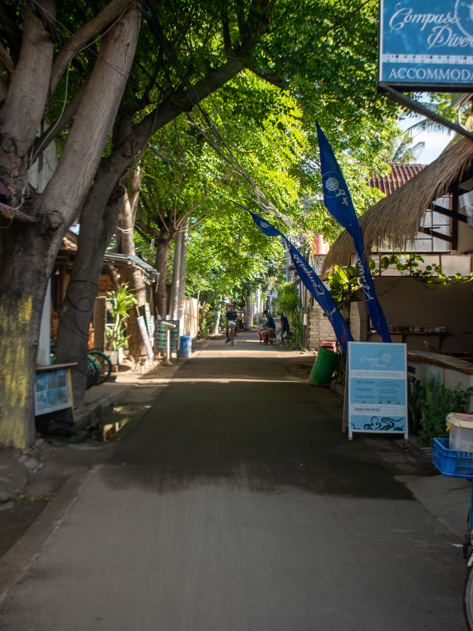 neighborhood area on gili trawangan