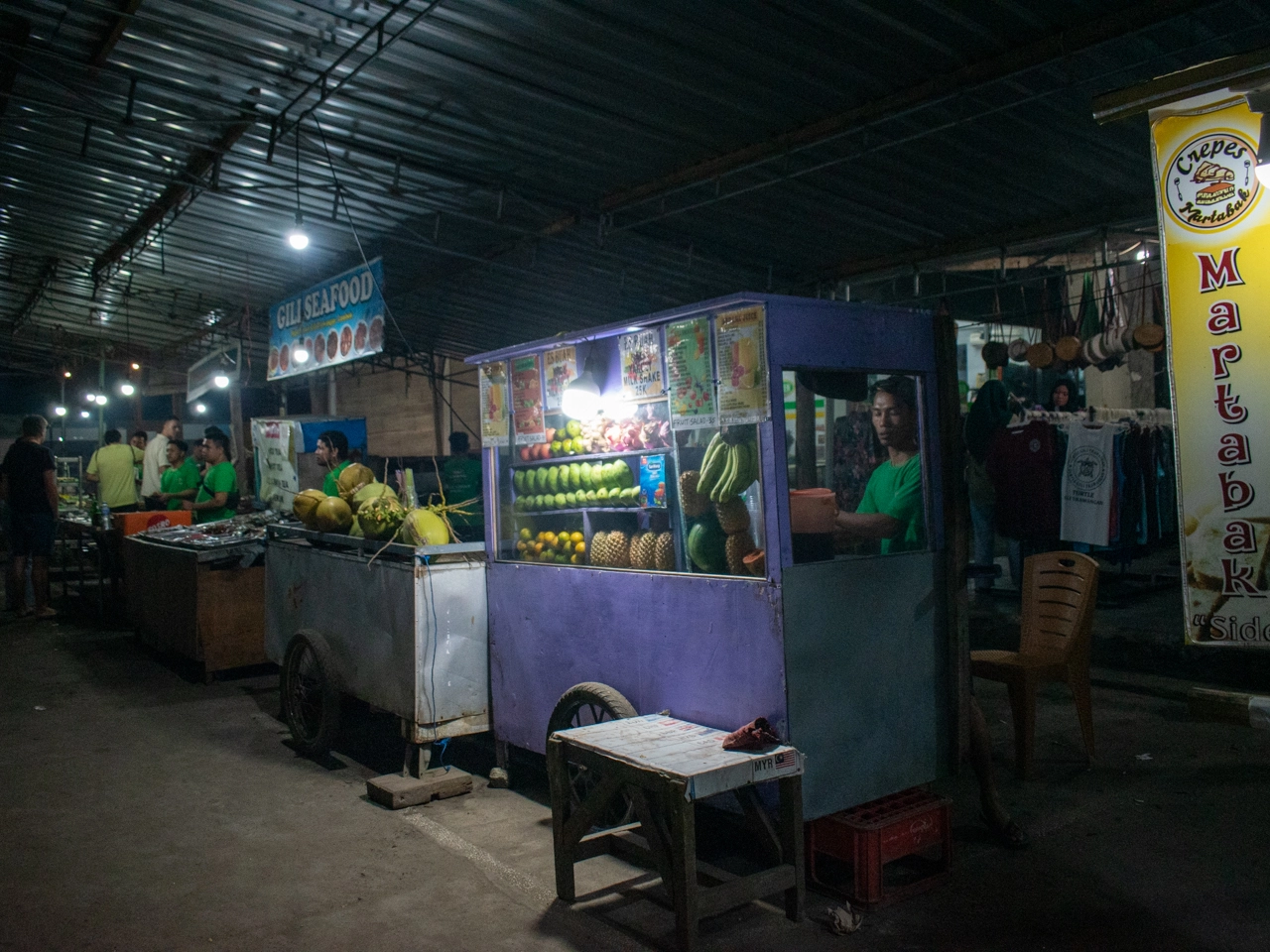 smoothie kiosks at gili trawangan night market