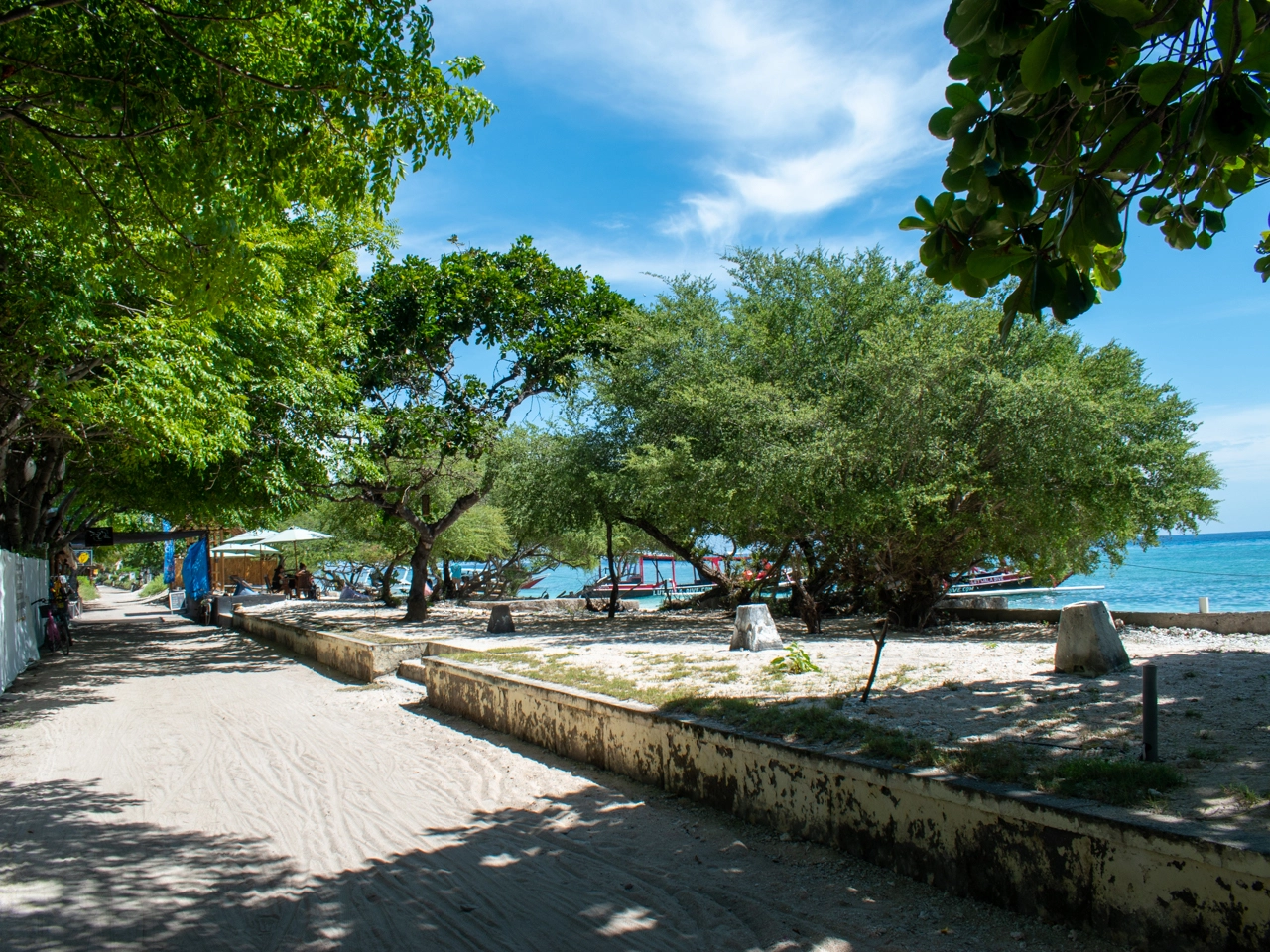 gili trawangan north beach 2 view from the street
