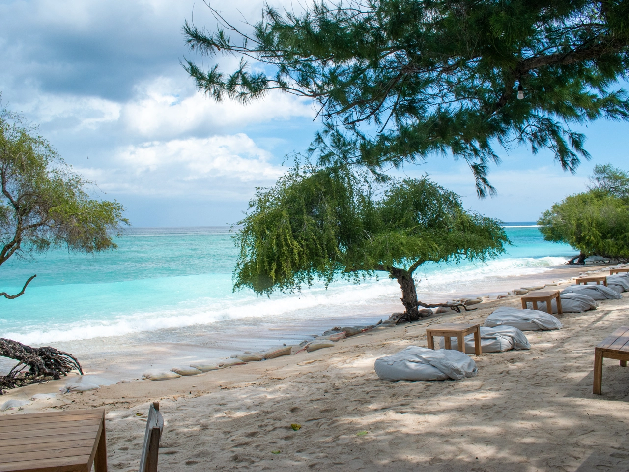 clear water at south beach 3 on gili trawangan