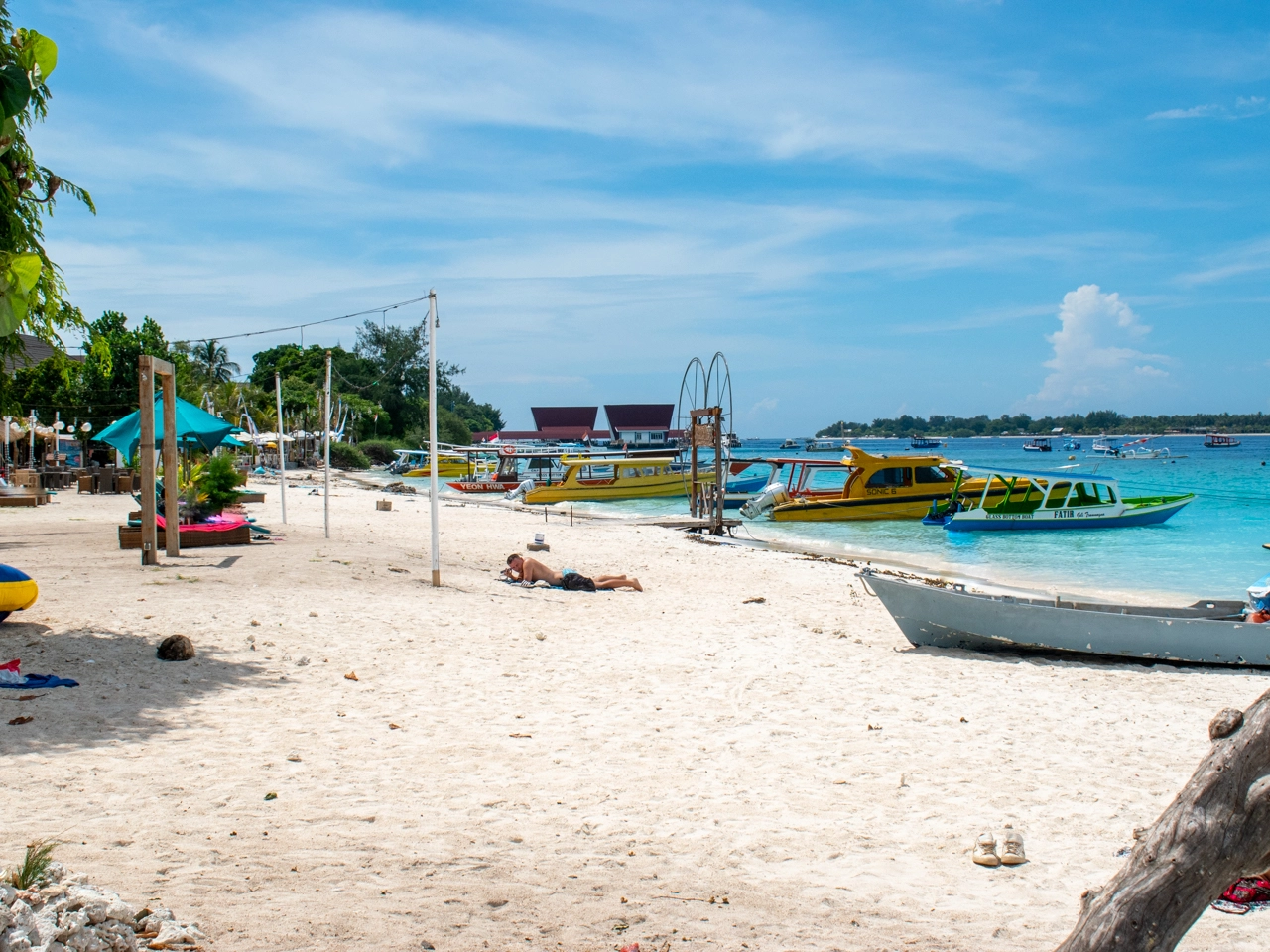 beach on gili trawangan