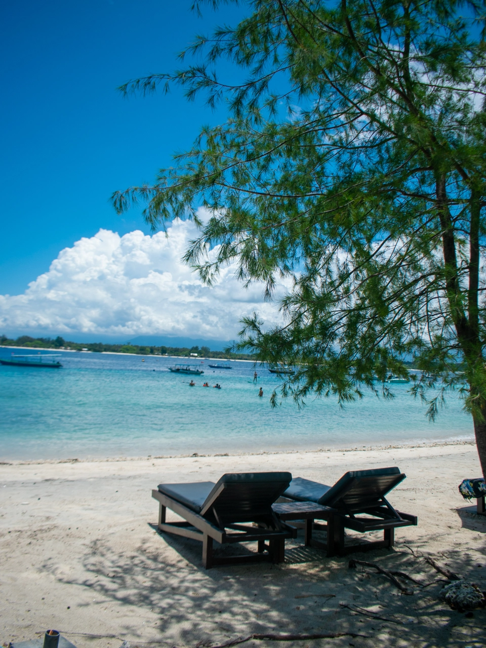 beach view with beacheds on gili trawangan