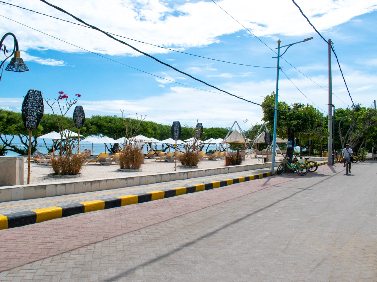 gili trawangan west beach 1 seating area