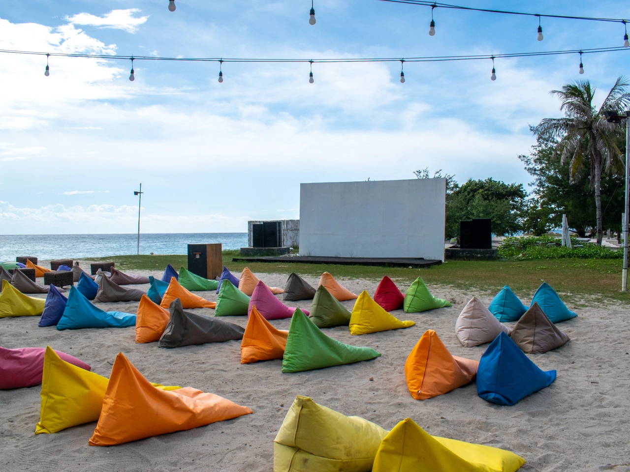 outdoor cinema gili trawangan