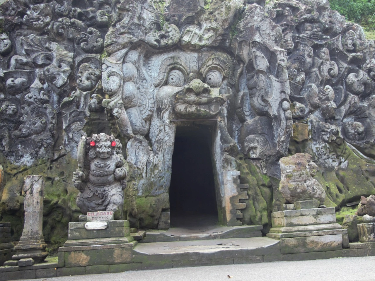 elephant cave ubud